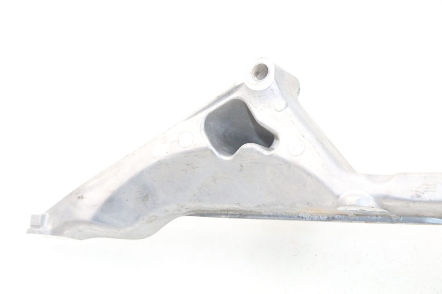 photo de REAR RIGHT FOOTREST MOUNT YAMAHA YP T-MAX TMAX 530 (2017 - 2020)