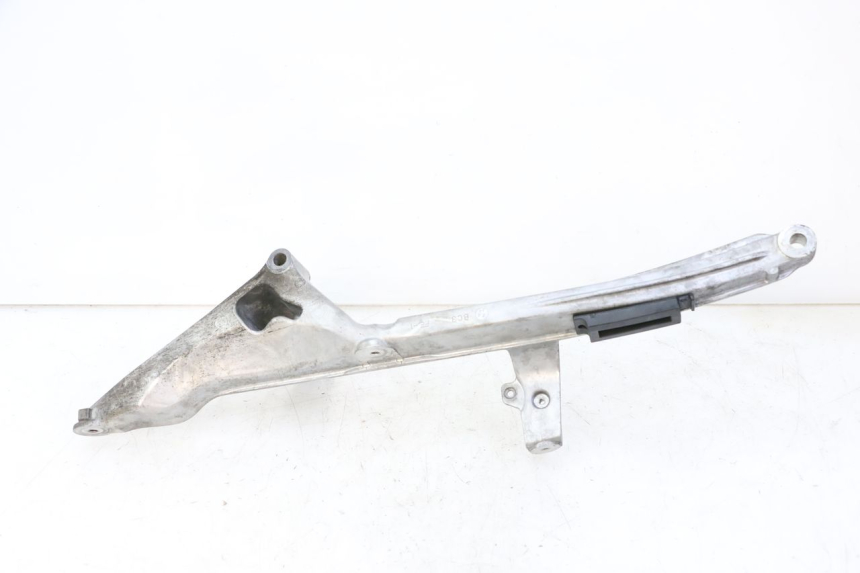 photo de REAR RIGHT FOOTREST MOUNT YAMAHA YP T-MAX TMAX 530 (2017 - 2020)