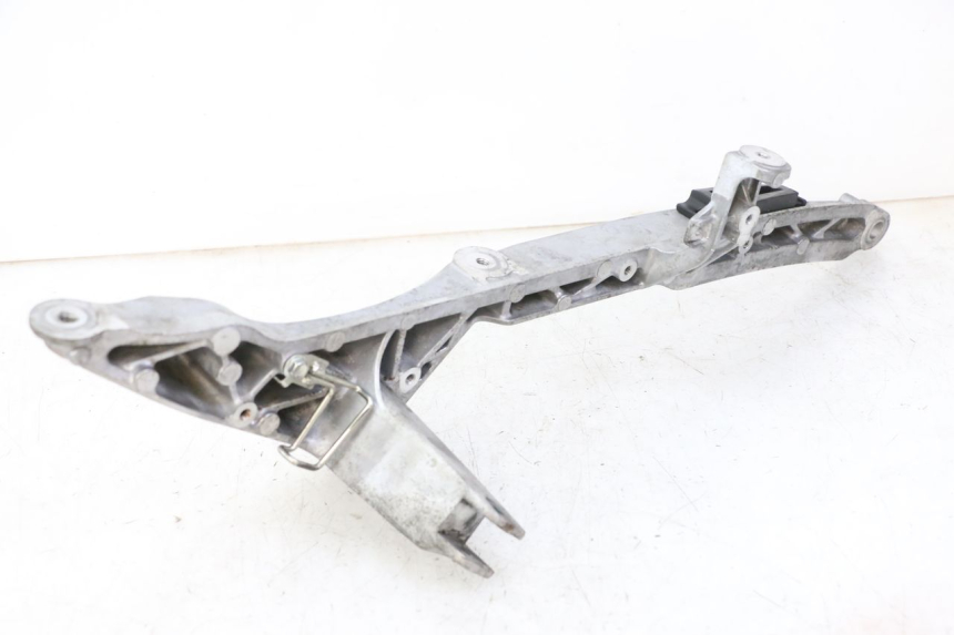 photo de REAR RIGHT FOOTREST MOUNT YAMAHA YP T-MAX TMAX 530 (2017 - 2020)