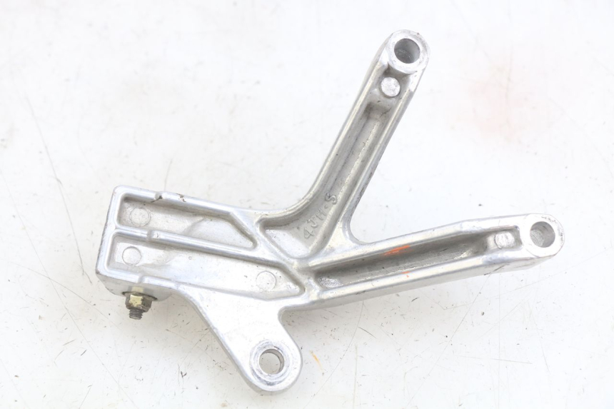 photo de RIGHT REAR FOOTREST MOUNTING PLATE YAMAHA YZF R THUNDERCAT 600 (1996 - 2003)