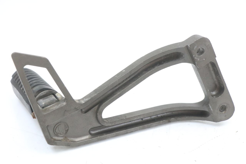 photo de REAR LEFT FOOTREST MOUNT CAGIVA SUPER CITY 125 (1992 - 1997)