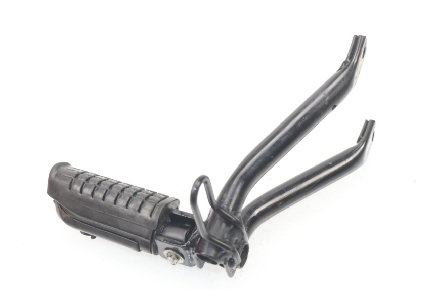 photo de REAR LEFT FOOTREST MOUNT HONDA CBF 125 (2009 - 2015) - Component detail