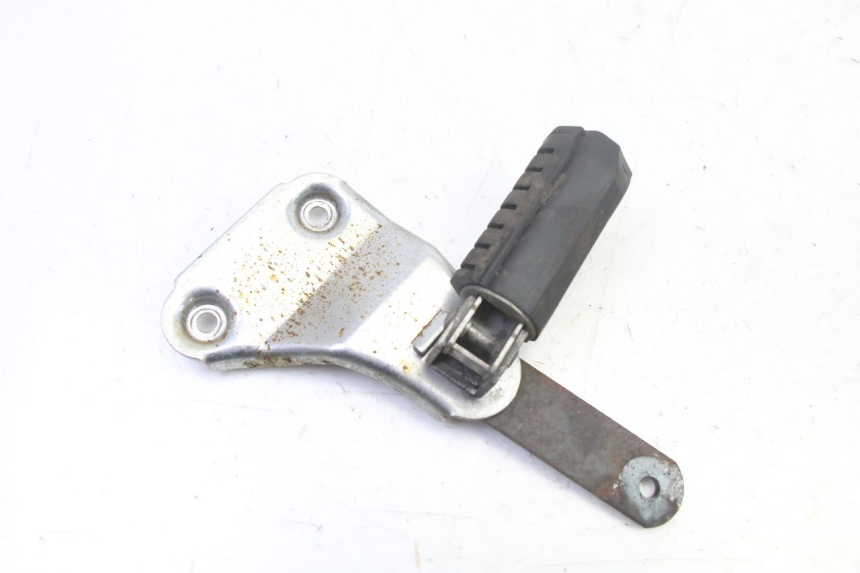 photo de REAR LEFT FOOTREST MOUNT APRILIA CLASSIC 125 (1995 - 2001)