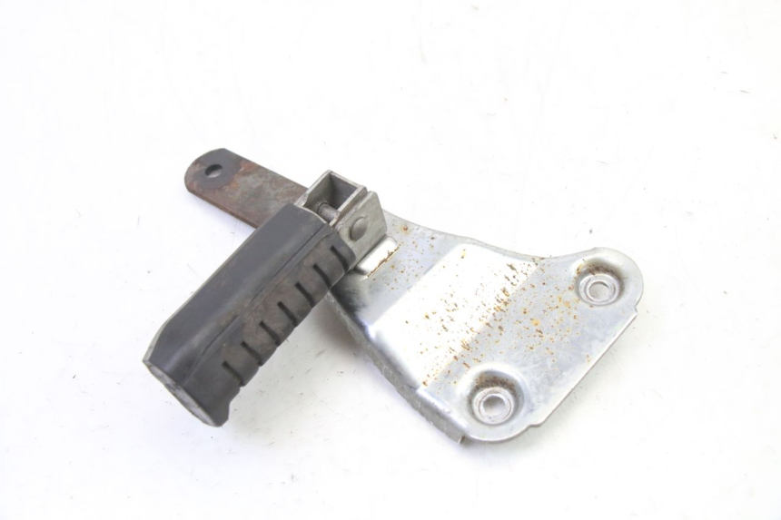 photo de REAR LEFT FOOTREST MOUNT APRILIA CLASSIC 125 (1995 - 2001)