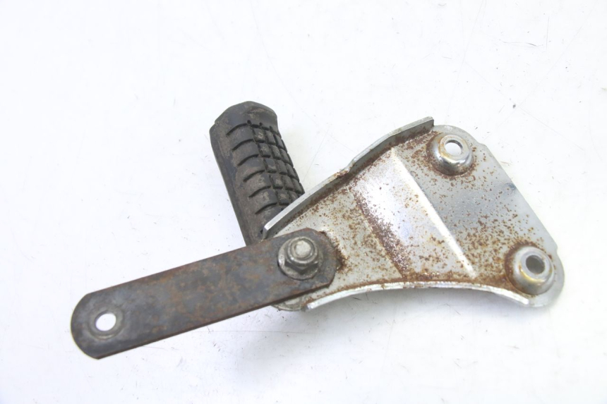 photo de REAR LEFT FOOTREST MOUNT APRILIA CLASSIC 125 (1995 - 2001)