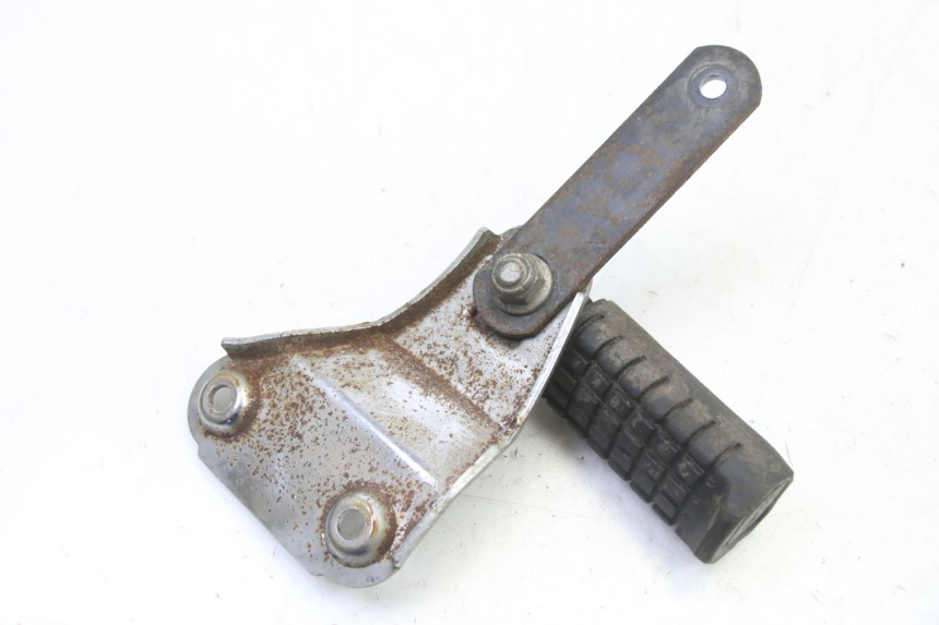 photo de REAR LEFT FOOTREST MOUNT APRILIA CLASSIC 125 (1995 - 2001)