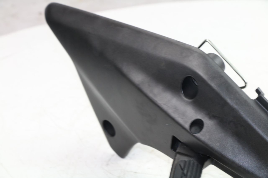 photo de REAR LEFT FOOTREST MOUNT HONDA FJS SILVER WING SILVERWING 400 (2005 - 2008)