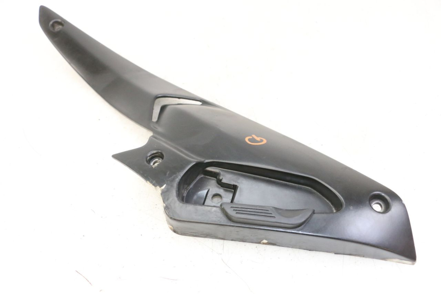 photo de REAR LEFT FOOTREST MOUNT GILERA NEXUS 300 (2008 - 2013)