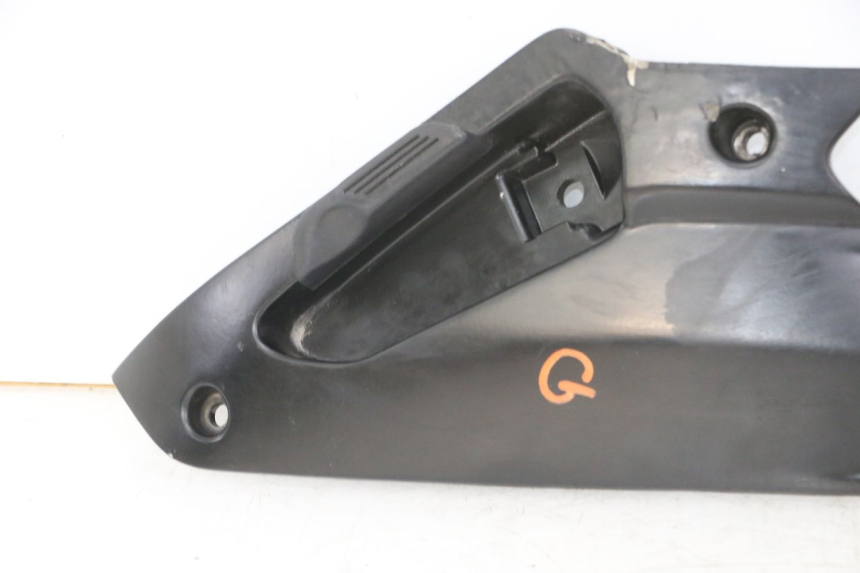 photo de REAR LEFT FOOTREST MOUNT GILERA NEXUS 300 (2008 - 2013)