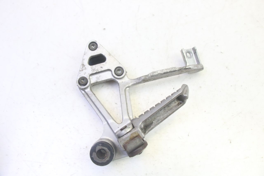 photo de LEFT REAR FOOTPEG BRACKET KAWASAKI GPX R WARBIRD 600 (1988 - 1993) - Alternative perspective