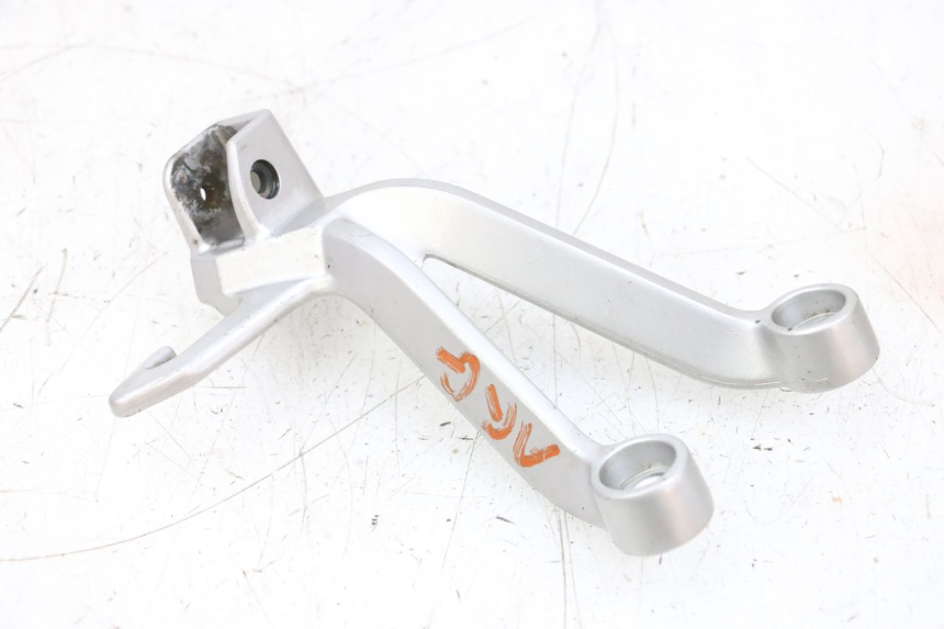 photo de REAR LEFT FOOTREST MOUNT SUZUKI GSXR GSX-R 1000 (2003 - 2004) - Component detail