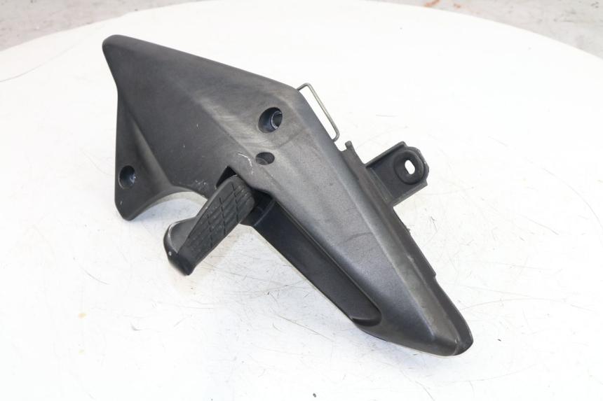 photo de REAR LEFT FOOTREST MOUNT HONDA FJS SILVER WING SILVERWING 400 (2005 - 2008)