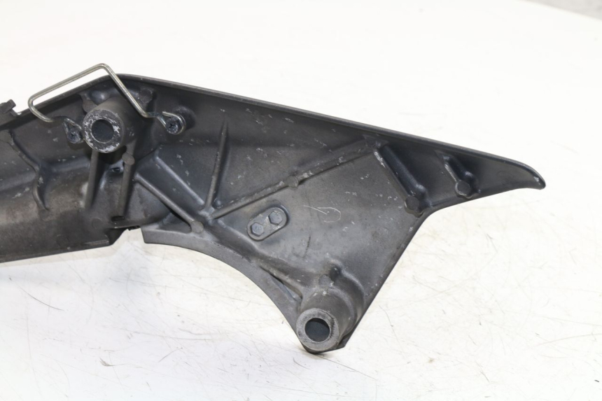 photo de REAR LEFT FOOTREST MOUNT HONDA FJS SILVER WING SILVERWING 400 (2005 - 2008)