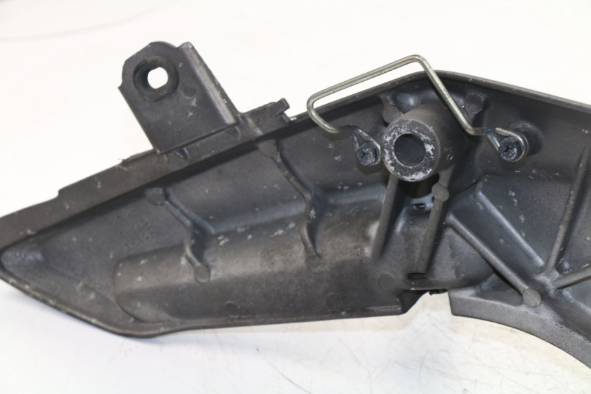 photo de REAR LEFT FOOTREST MOUNT HONDA FJS SILVER WING SILVERWING 400 (2005 - 2008)