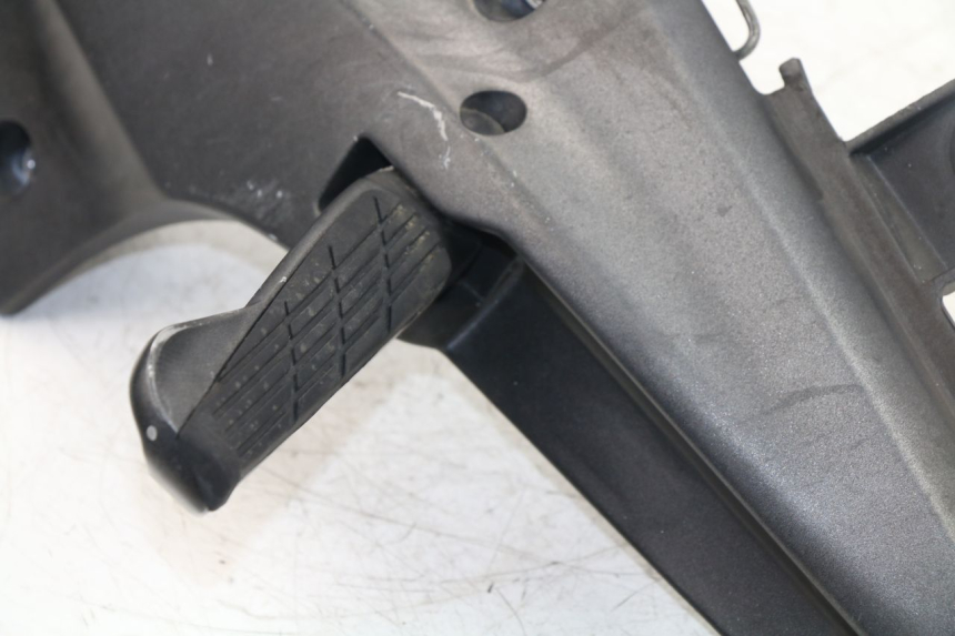 photo de REAR LEFT FOOTREST MOUNT HONDA FJS SILVER WING SILVERWING 400 (2005 - 2008)