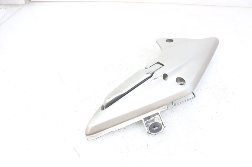 photo de REAR LEFT FOOTREST MOUNT HONDA FJS SILVERWING SILVER WING 600 (2001 - 2010)