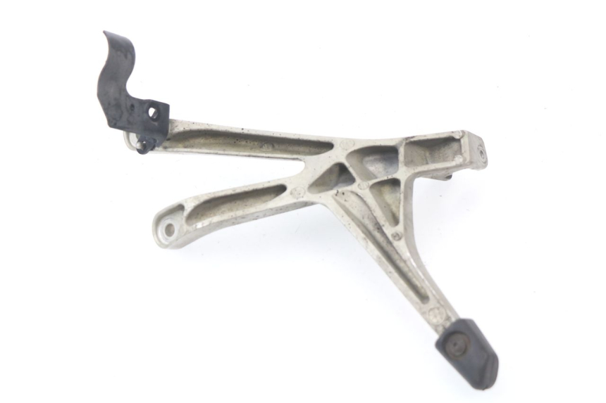photo de REAR LEFT FOOTREST MOUNT HONDA VFR F 1200 (2010 - 2015)