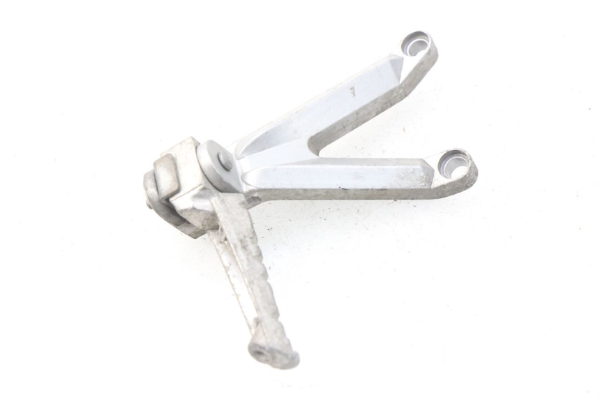 photo de REAR LEFT FOOTREST MOUNT HYOSUNG COMET GTR 125 (2007 - 2014)