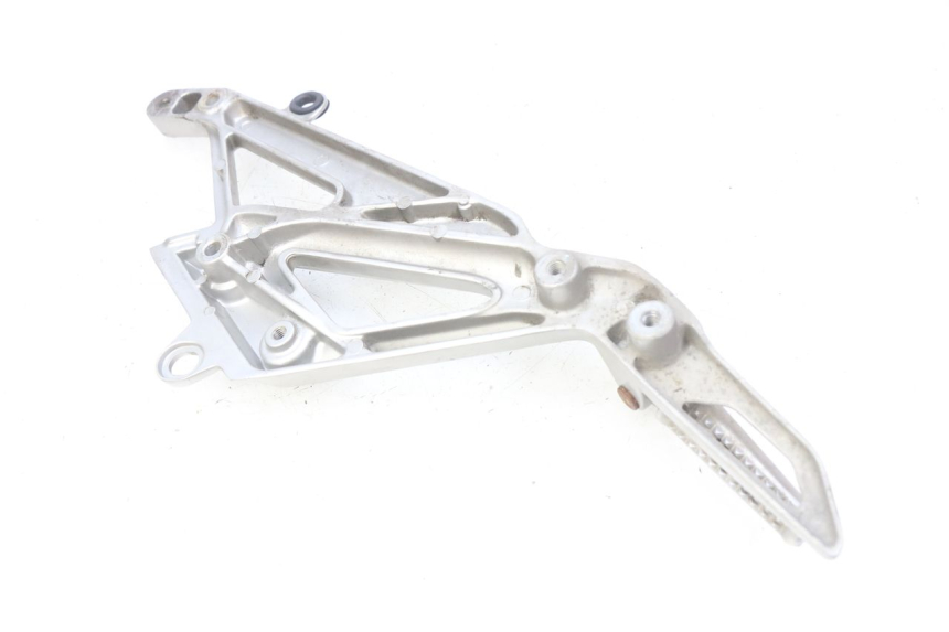 photo de LEFT REAR FOOTREST MOUNT HONDA INTEGRA NC D 750 (2016 - 2018)