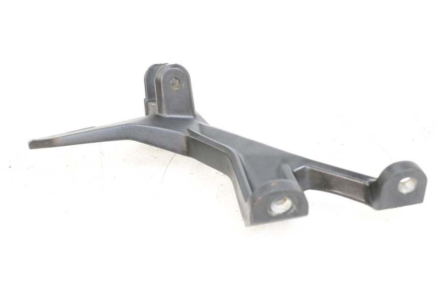 photo de REAR LEFT FOOTREST MOUNT KAWASAKI NINJA 400 (2018 - 2023)