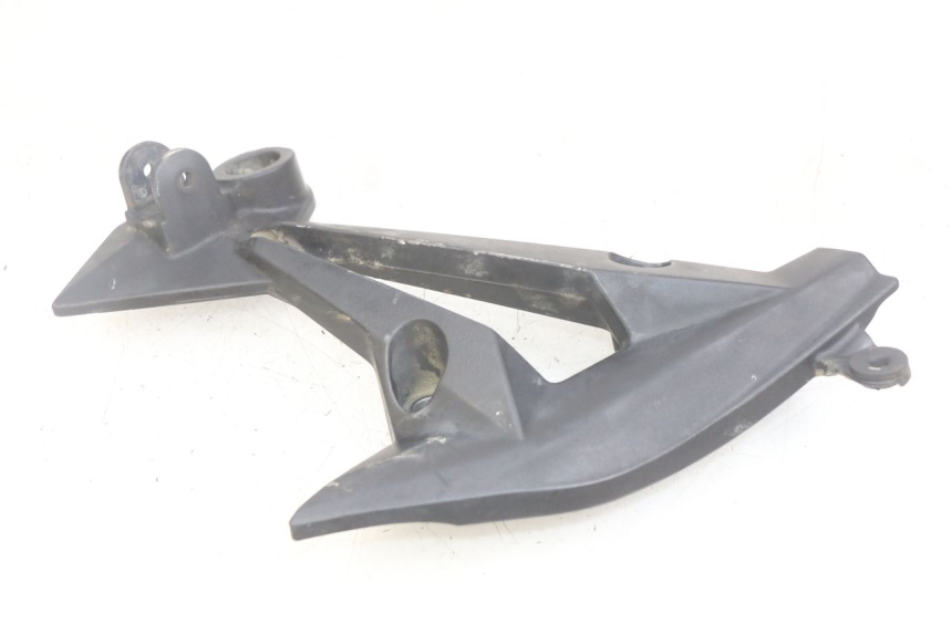 photo de LEFT REAR FOOTREST BRACKET KAWASAKI Z 750 (2007 - 2013)