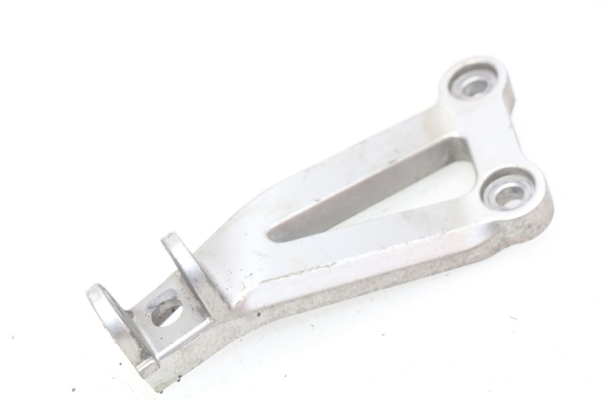 photo de LEFT REAR FOOTREST BRACKET KAWASAKI Z S 750 (2003 - 2006)