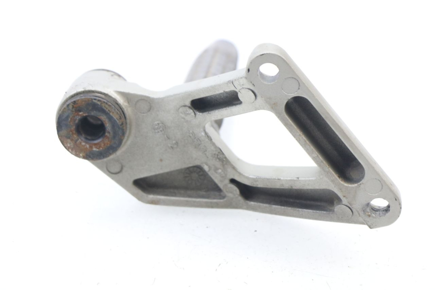 photo de REAR LEFT FOOTREST MOUNT KAWASAKI ZZR 600 (1995 - 2004)