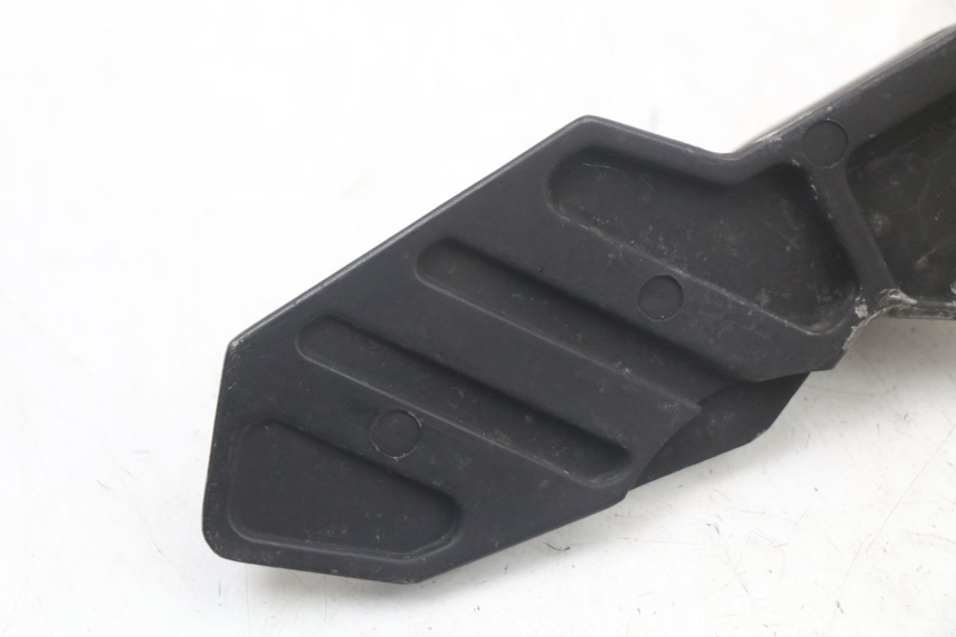 photo de REAR LEFT FOOTREST MOUNT KYMCO SUPER 8 125 (2008 - 2015)