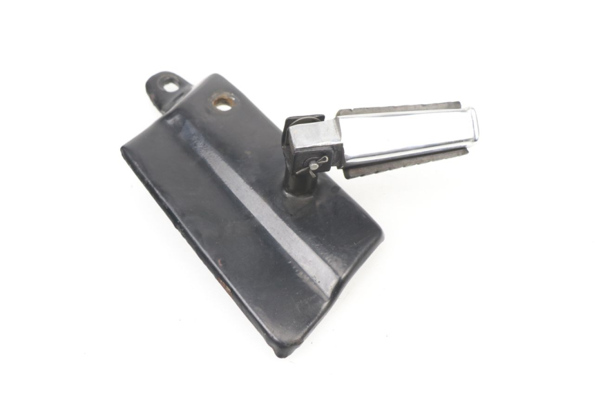 photo de REAR LEFT FOOTREST MOUNT LIFAN ROYAL KING 250 (2011 - 2019)