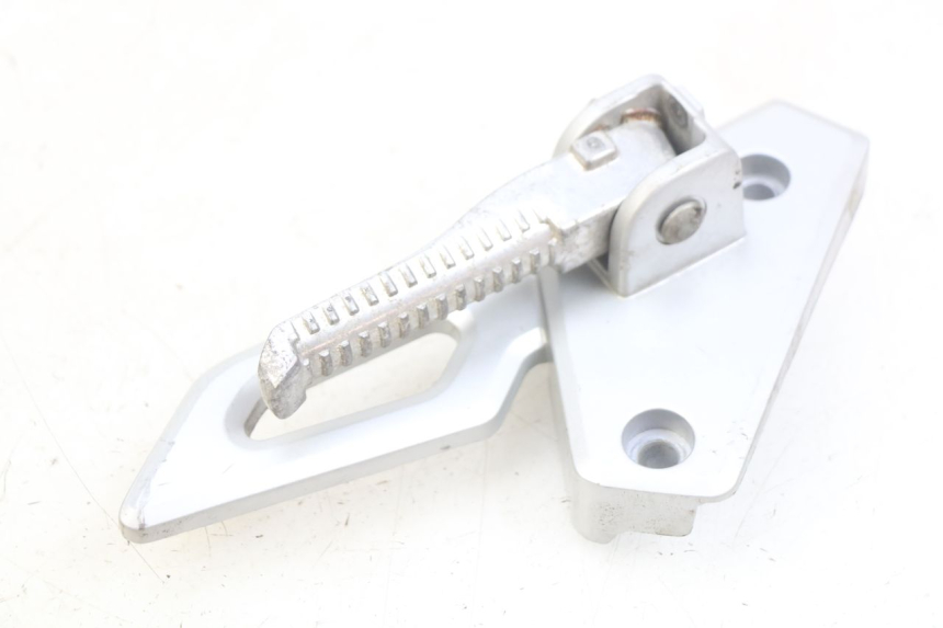 photo de LEFT REAR FOOTREST MOUNTING PLATE PEUGEOT SPEEDFIGHT 3 AIR 50 (2009 - 2015)