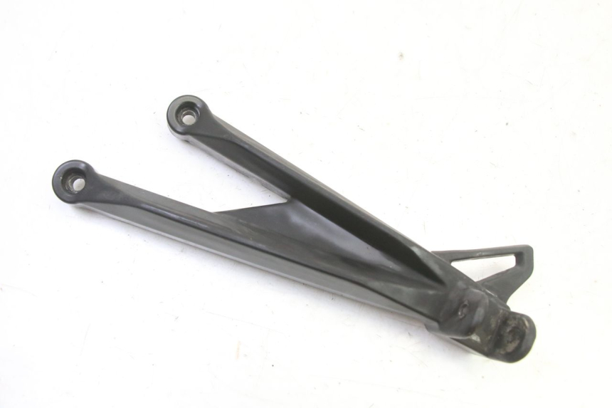 photo de REAR LEFT FOOTREST MOUNT MAG POWER R-STREET 50 (2016 - 2025)