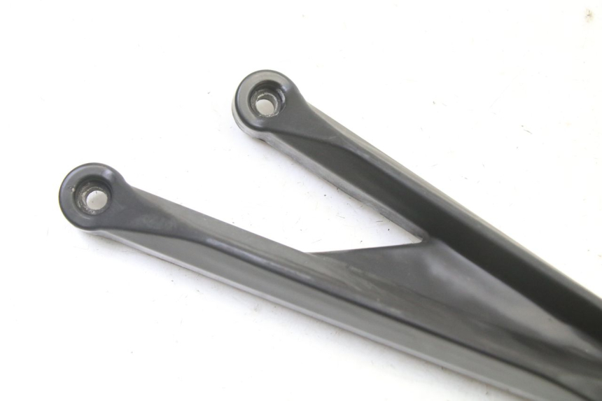 photo de REAR LEFT FOOTREST MOUNT MAG POWER R-STREET 50 (2016 - 2025)