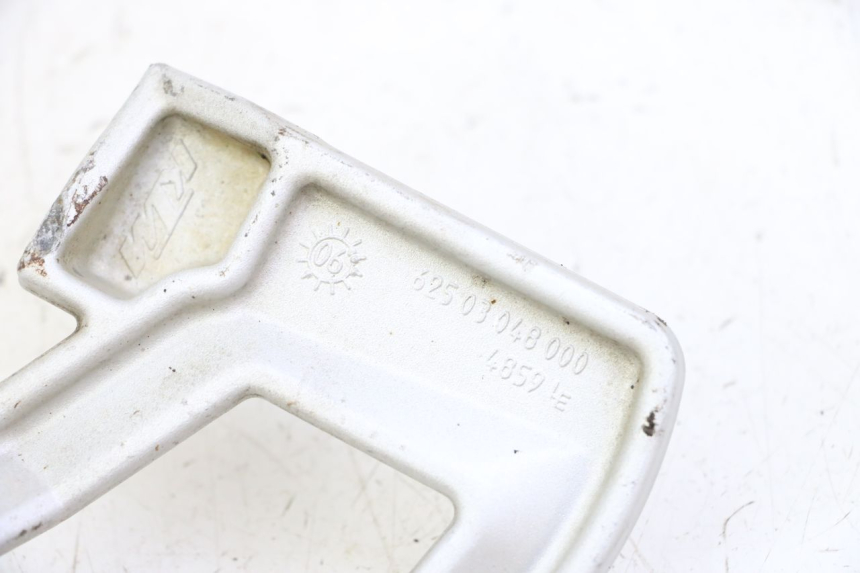 photo de REAR LEFT FOOTREST MOUNT KTM SUPERENDURO R 950 (2005 - 2009)