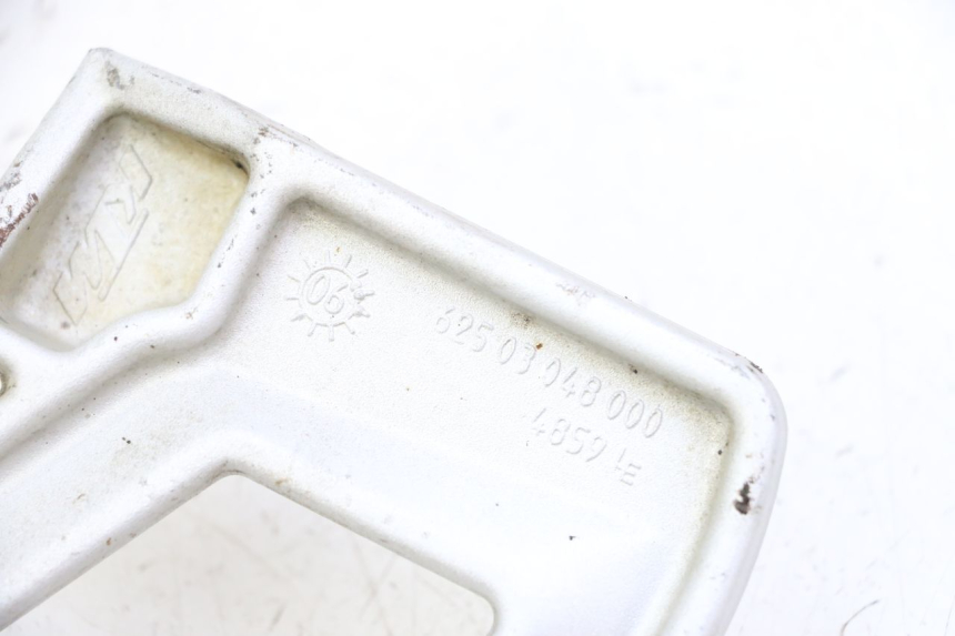 photo de REAR LEFT FOOTREST MOUNT KTM SUPERENDURO R 950 (2005 - 2009)