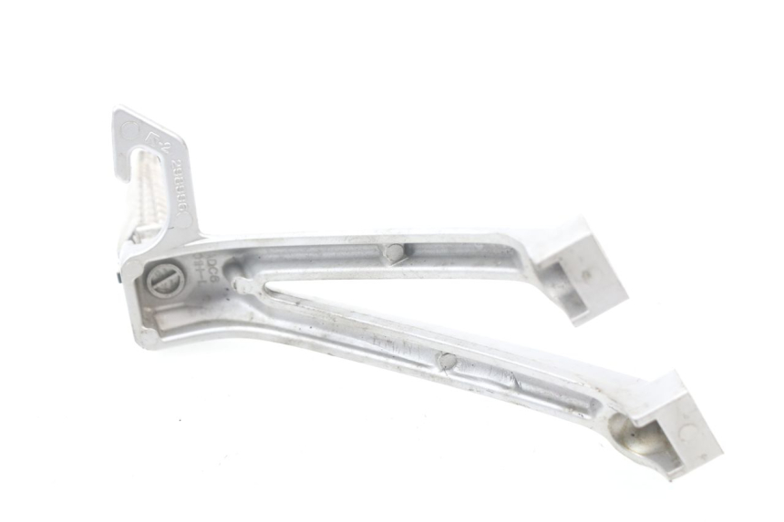 photo de REAR LEFT FOOTREST MOUNT SUZUKI GSX-R GSXR 600 (2008 - 2010)