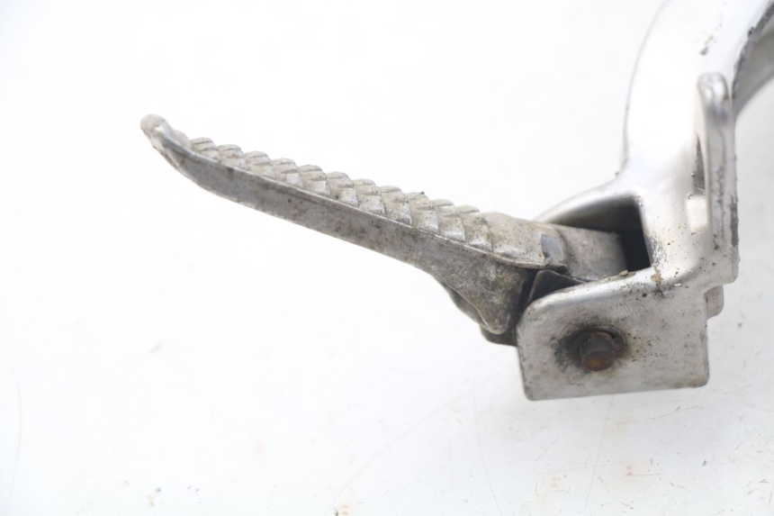 photo de REAR LEFT FOOTREST MOUNT SUZUKI GSX-R GSXR 600 (2001 - 2003)