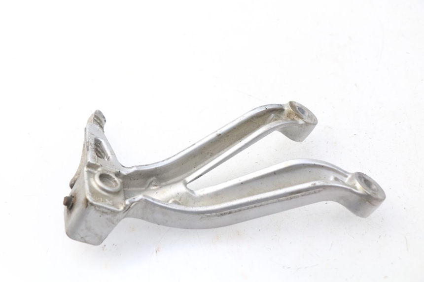 photo de REAR LEFT FOOTREST MOUNT SUZUKI GSX-R GSXR 600 (2001 - 2003)