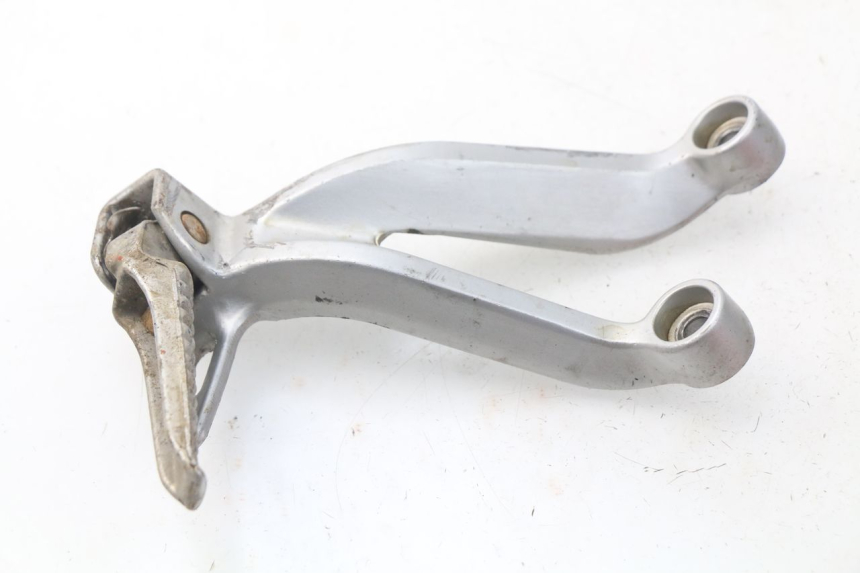 photo de REAR LEFT FOOTREST MOUNT SUZUKI GSX-R GSXR 600 (2001 - 2003)