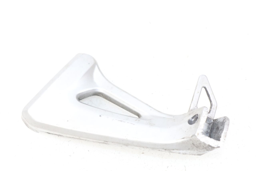 photo de LEFT REAR FOOTREST BRACKET SUZUKI SV S 650 (1999 - 2002)