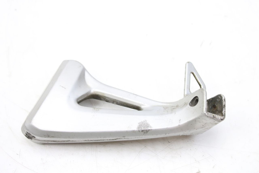 photo de LEFT REAR FOOTREST BRACKET SUZUKI SV S 650 (1999 - 2002)