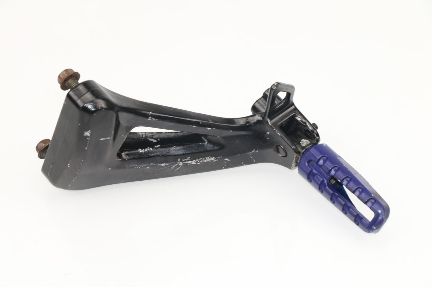 photo de LEFT REAR FOOTREST BRACKET SUZUKI SV S 650 (1999 - 2002)