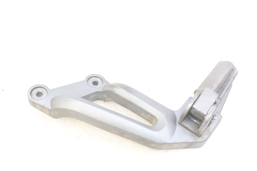 photo de LEFT REAR FOOTREST MOUNT SYM WOLF SB 125 (2011 - 2018)