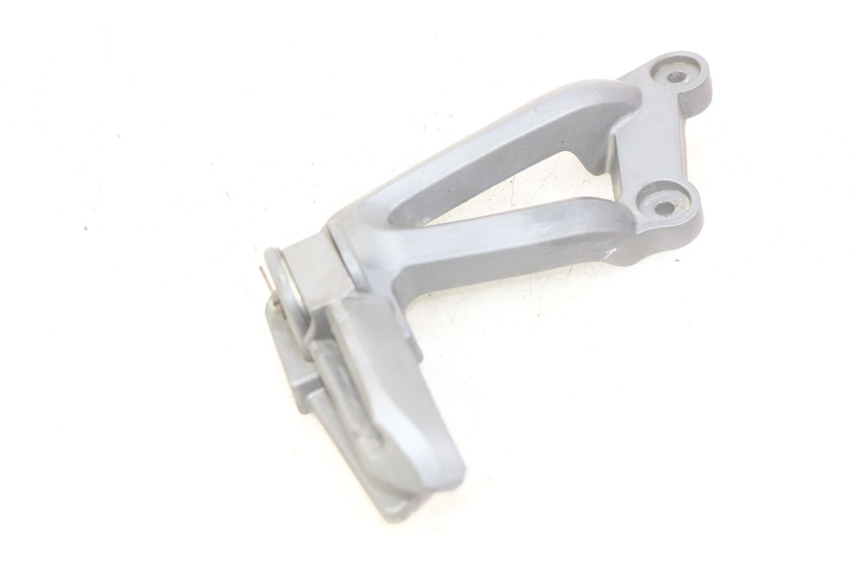 photo de LEFT REAR FOOTREST MOUNT SYM WOLF SB 125 (2011 - 2018)