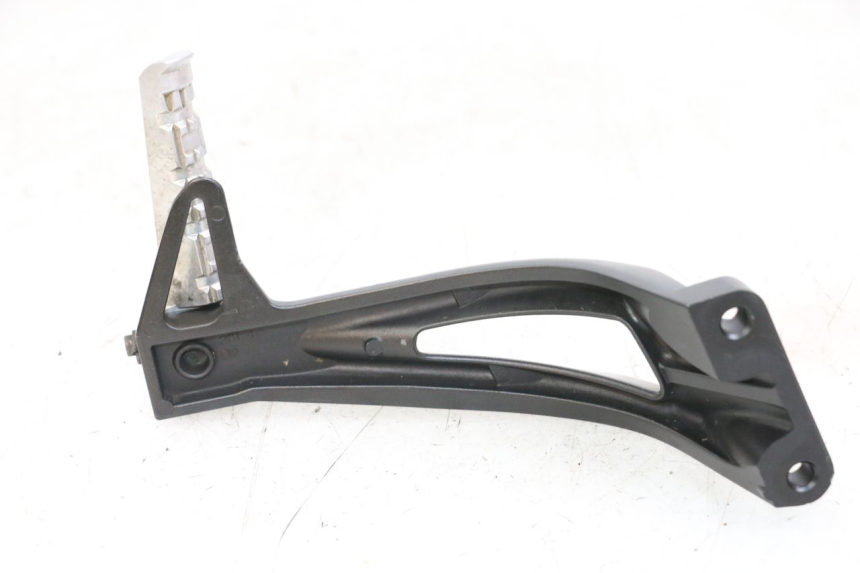 photo de REAR LEFT FOOTREST MOUNT YAMAHA FZ1 FAZER 1000 (2007 - 2009)