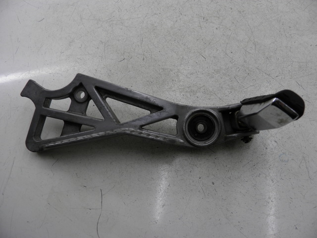 photo de REAR LEFT FOOTREST MOUNT YAMAHA FZX FAZER 750 (1987 - 1998)