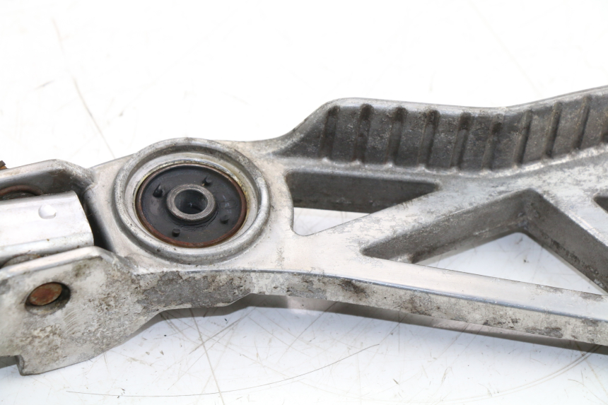 photo de REAR LEFT FOOTREST MOUNT YAMAHA FZX FAZER 750 (1987 - 1998)
