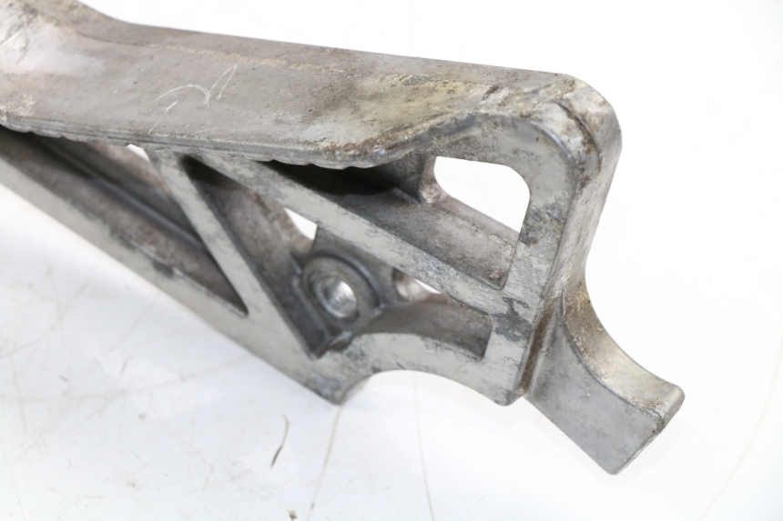 photo de REAR LEFT FOOTREST MOUNT YAMAHA FZX FAZER 750 (1987 - 1998)