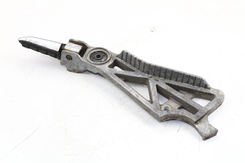 photo de REAR LEFT FOOTREST MOUNT YAMAHA FZX FAZER 750 (1987 - 1998)