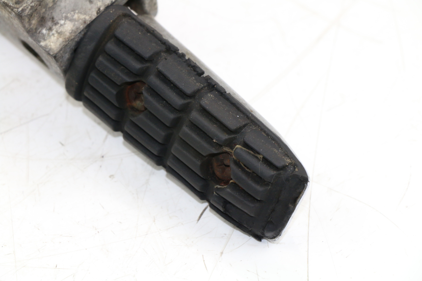 photo de REAR LEFT FOOTREST MOUNT YAMAHA FZX FAZER 750 (1987 - 1998)