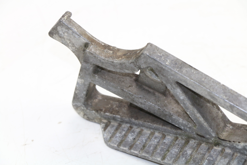 photo de REAR LEFT FOOTREST MOUNT YAMAHA FZX FAZER 750 (1987 - 1998)